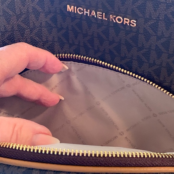 Mk authentic backpack - Picture 4 of 6